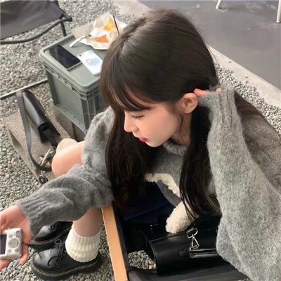 壁花女孩梦游中